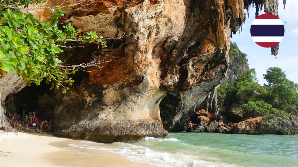 Gdzie leży Phra Nang Beach?
