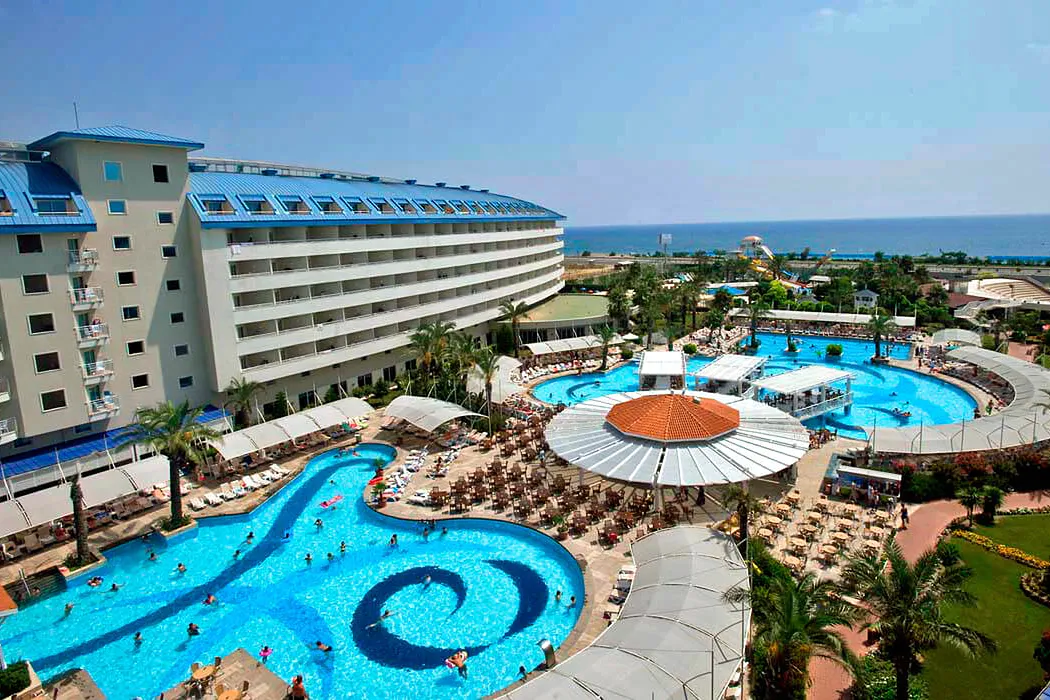 crystal admiral resort obiekt 825891784 1200 800