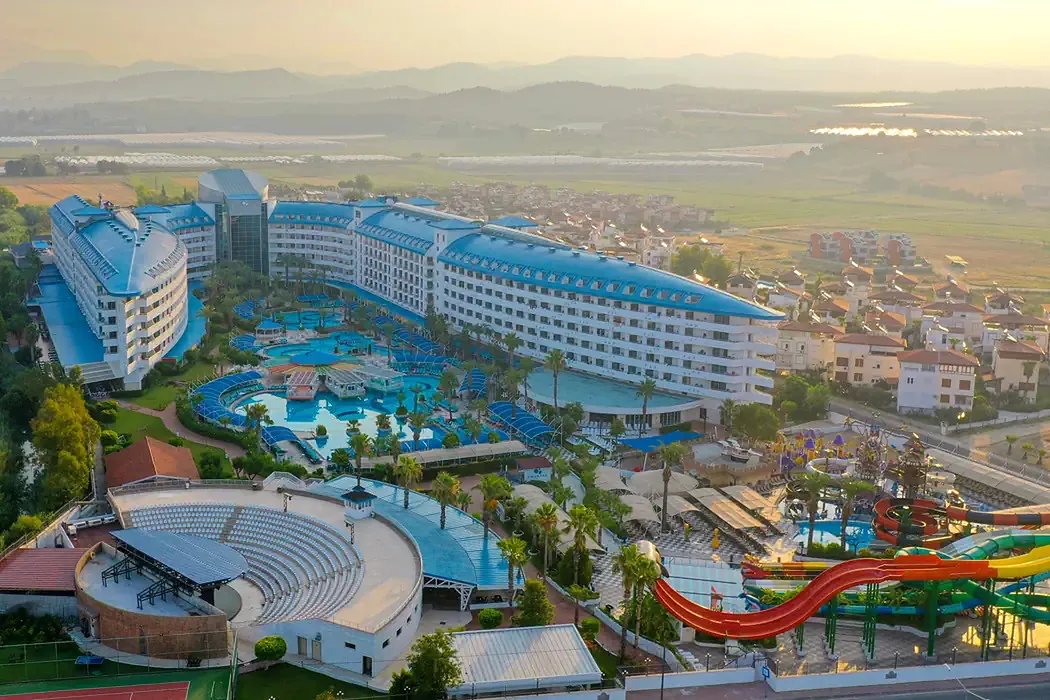 crystal admiral resort teren hotelu 1395537003 1200 800