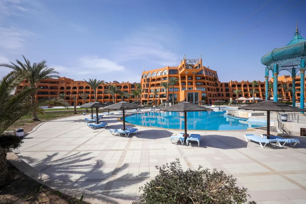 calimera blend paradise teren hotelu basen 1761890472 1200 800