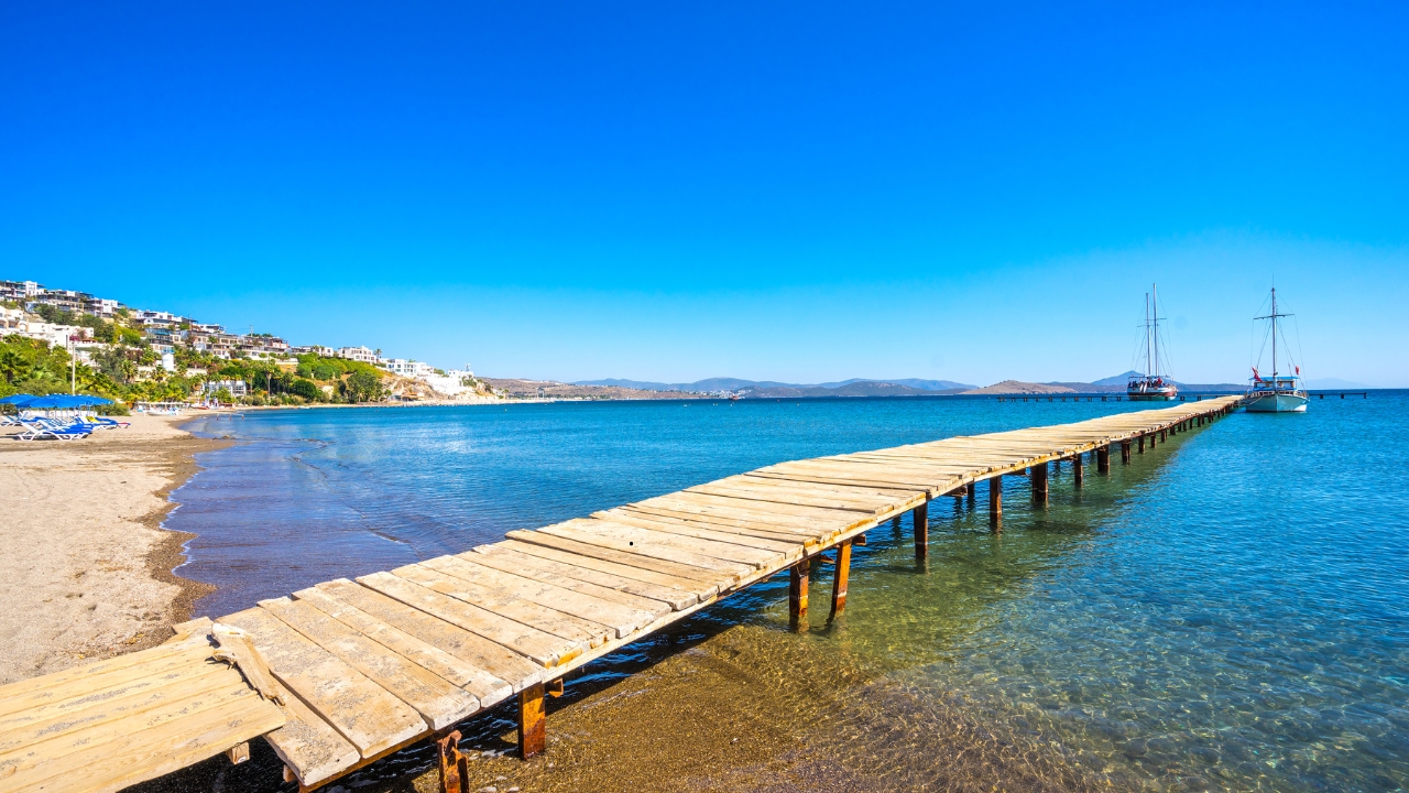 Plaża Camel Beach w Bitez w okolicach Bodrum