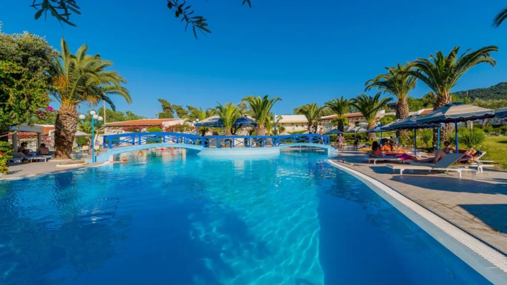Filerimos Village na Rodos – rodzinne wakacje 2+2 z aquaparkiem, polskimi animacjami i All Inclusive