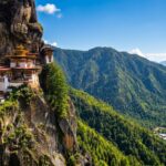 Ile trwa lot do Bhutanu? Czas lotu z Polski
