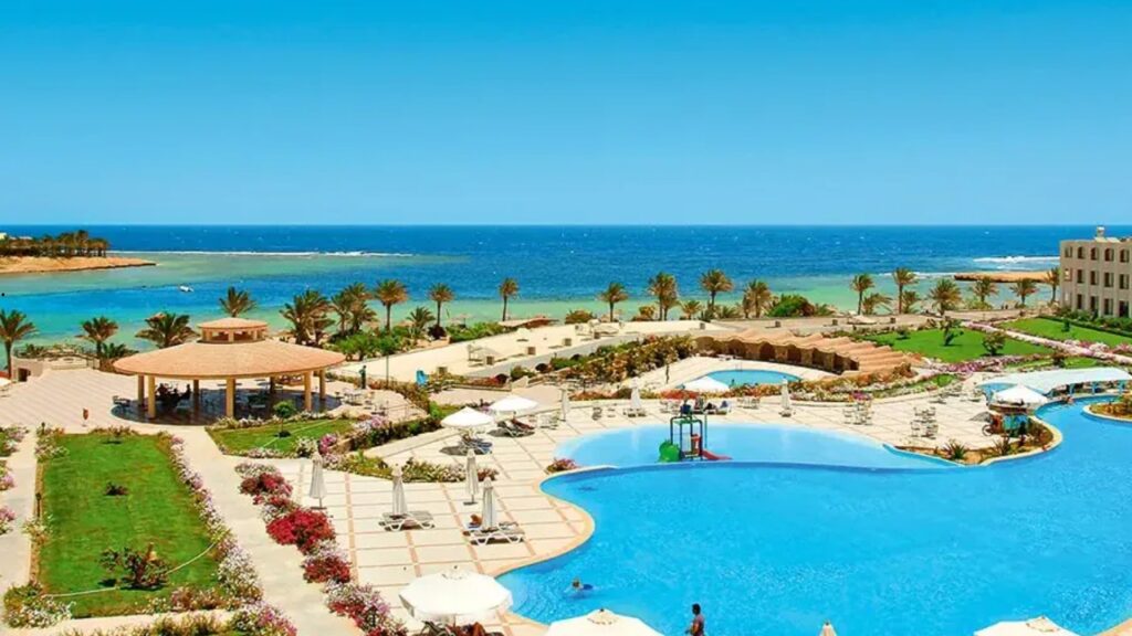 Royal Brayka Beach Resort w Marsa Alam – wakacje All Inclusive przy prywatnej zatoce, plaży i rafie koralowej