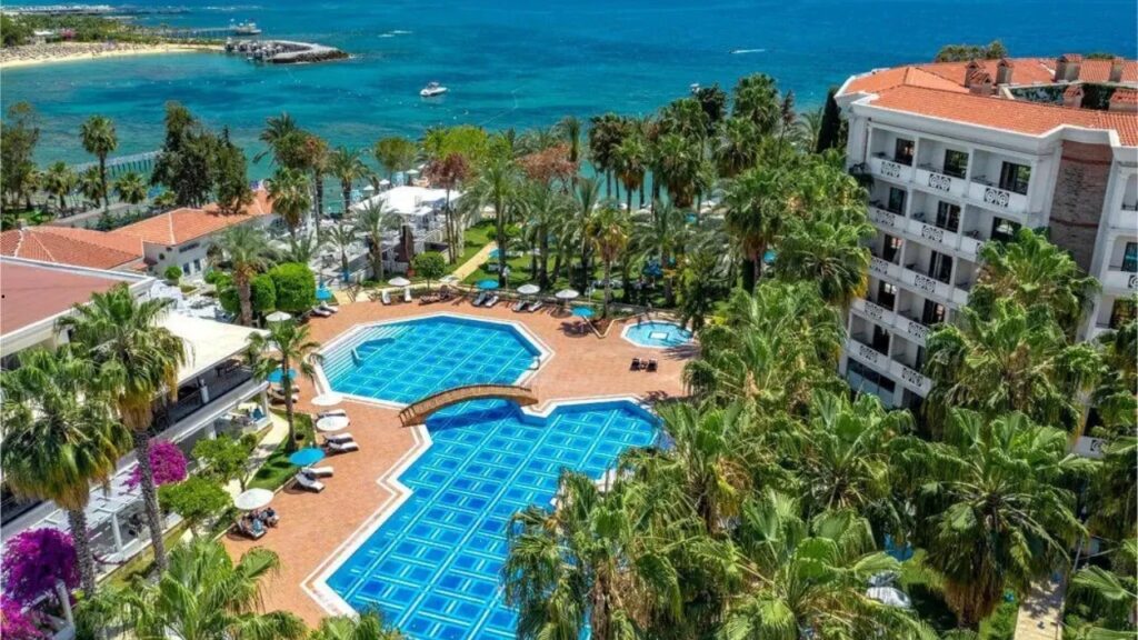 Utopia Resort & Residence na Riwierze Tureckiej – rodzinne wakacje 2+1 z Ultra All Inclusive, 11 basenami i aquaparkiem