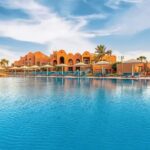 Akassia Swiss Resort w Marsa Alam, rodzinne wakacje 2+1 w Egipcie, hotel 5 gwiazdek z dużym aquaparkiem, rafą przy plaży, pokojem z widokiem na basen i All Inclusive z Katowic