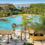Cooee Prima Life Makadi Bay w Egipcie, rodzinne wakacje 2+2 w Makadi Bay, hotel 5 gwiazdek przy plaży, 5 basenów i All Inclusive z wylotem z Lublina