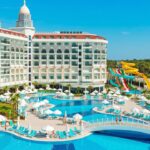 Diamond Premium w Turcji, hotel 5 gwiazdek w Titreyengol z aquaparkiem, prywatną plażą, pokojem z widokiem na morze i Ultra All Inclusive dla rodziny 2+1