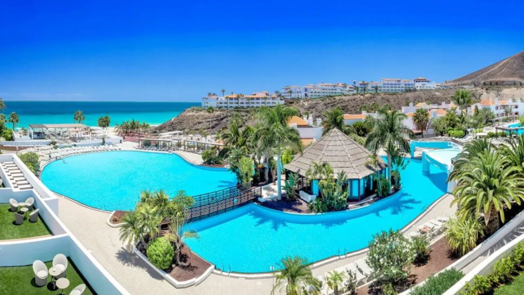 Fuerteventura Princess na Fuerteventurze, rodzinne wakacje 2+2 w Hiszpanii, hotel przy piaszczystej plaży Playa Esquinzo, baseny, ocean i All Inclusive z Gdańska