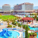 Kahya Resort Aqua & Spa w Turcji, rodzinne wakacje 2+2 na Riwierze Tureckiej, aquapark, plaża 50 metrów od hotelu i Ultra All Inclusive z Katowic