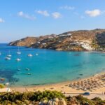 Plaża Mylopotas Beach – przewodnik po najpopularniejszej plaży na Ios