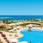 Royal Brayka Beach Resort w Marsa Alam, hotel 5 gwiazdek w zatoce z rafą koralową, pomostem, prywatną plażą i All Inclusive z Gdańska