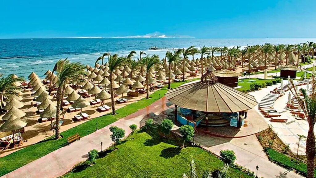 Sharm Grand Plaza Resort w Sharm el Sheikh, hotel 5 gwiazdek z rafą, pomostem, lazy river, plażą przy hotelu i All Inclusive z Katowic dla 2+1