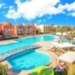 Titanic Beach Spa & Aqua Park w Hurghadzie, rodzinne wakacje 2+2 w Egipcie, aquapark z 16 zjeżdżalniami, plaża przy hotelu i All Inclusive 24h z wylotem z Katowic