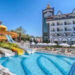 Well Palace Side w Turcji, rodzinne wakacje 2+2 na Riwierze Tureckiej, hotel 5 gwiazdek, Ultra All Inclusive, zjeżdżalnie i prywatna plaża z busem