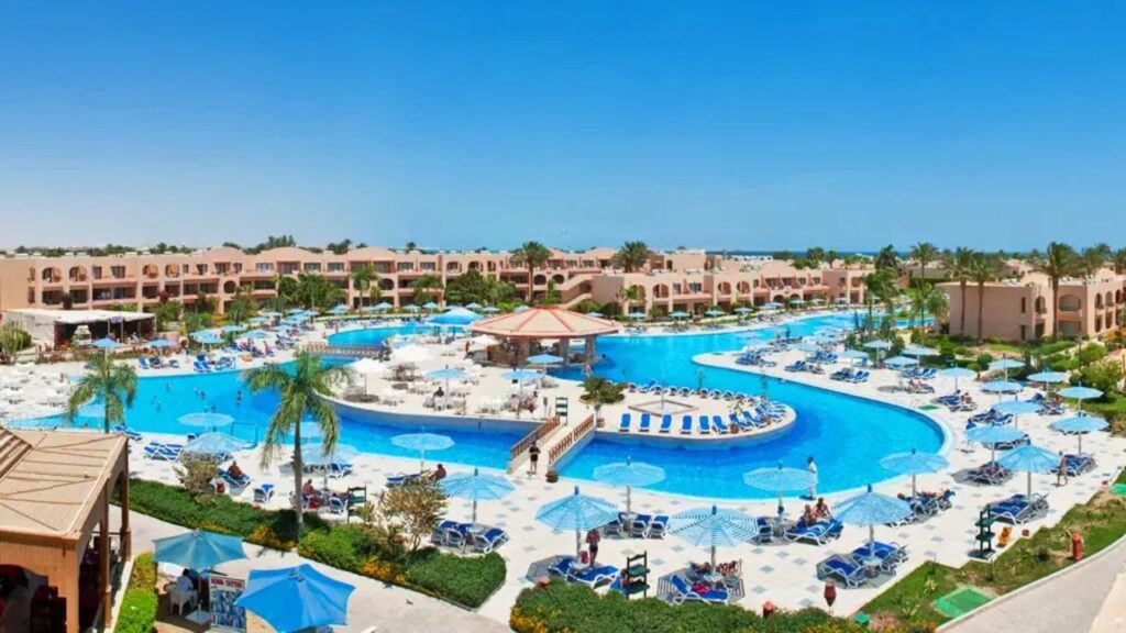 Ali Baba Palace – 4-gwiazdkowy hotel w Hurghadzie przy piaszczystej plaży z dużym aquaparkiem