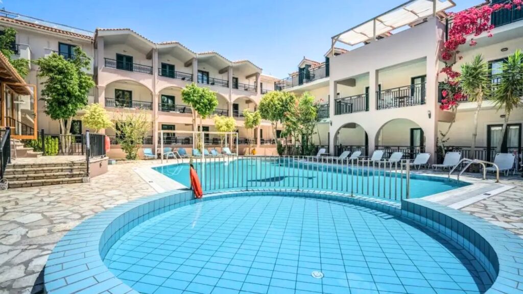 Arion Resort 4-gwiazdkowy hotel na Zakynthos w Vassilikos z basenem i plażą w pobliżu