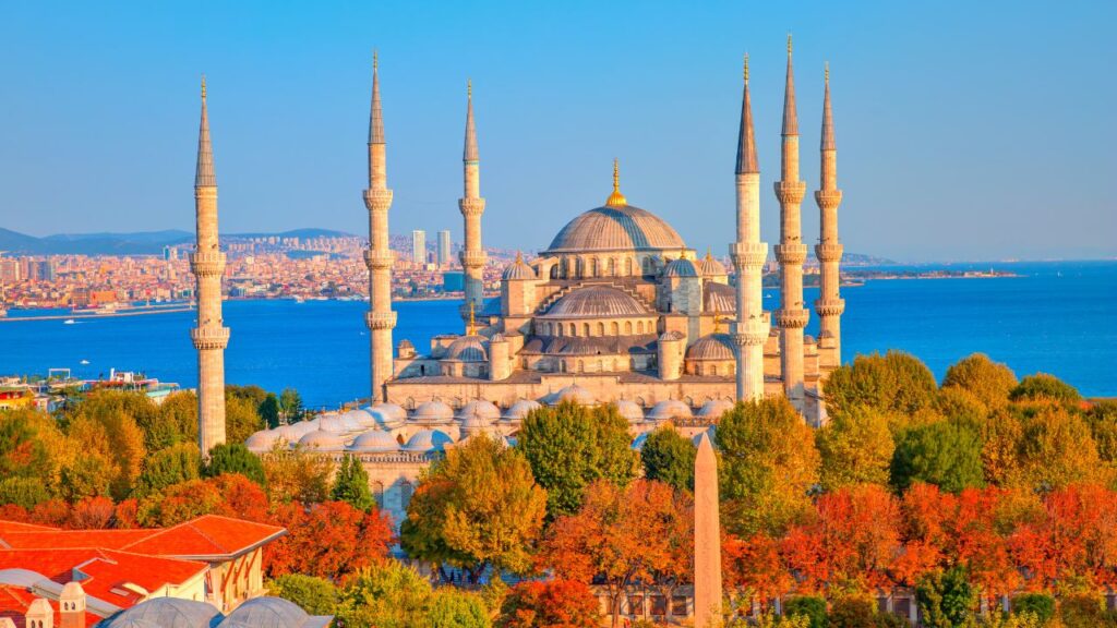 Błękitny Meczet w Stambule przy placu Sultanahmet