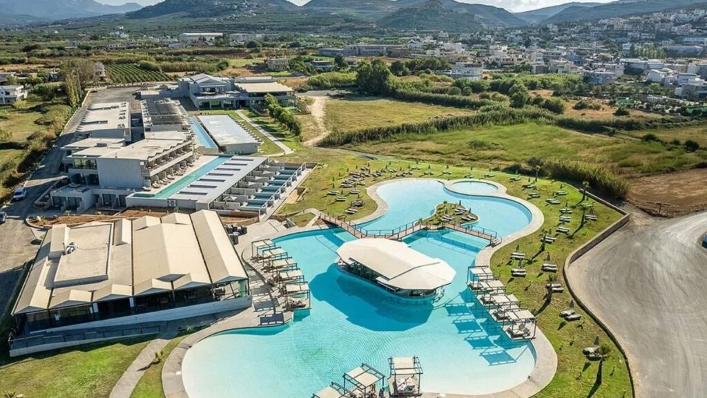 Galini Palace – 5-gwiazdkowy hotel na Krecie z dużym basenem, zjeżdżalniami i plażą w pobliżu
