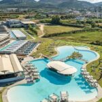 Galini Palace – 5-gwiazdkowy hotel na Krecie z dużym basenem, zjeżdżalniami i plażą w pobliżu