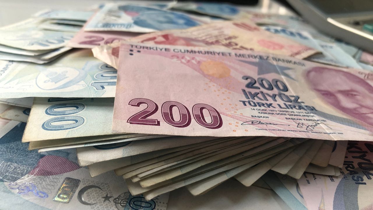 Jaka waluta obowiązuje w Turcji?