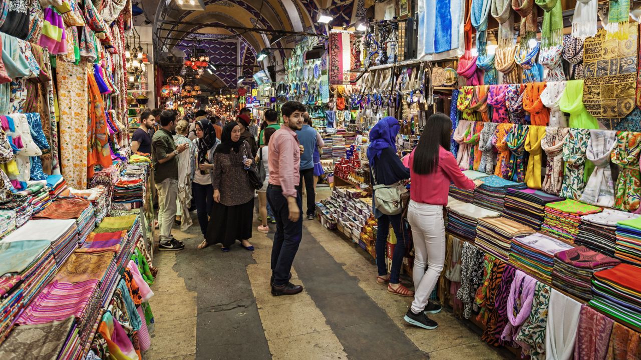 Kiedy najlepiej odwiedzić Wielki Bazar?