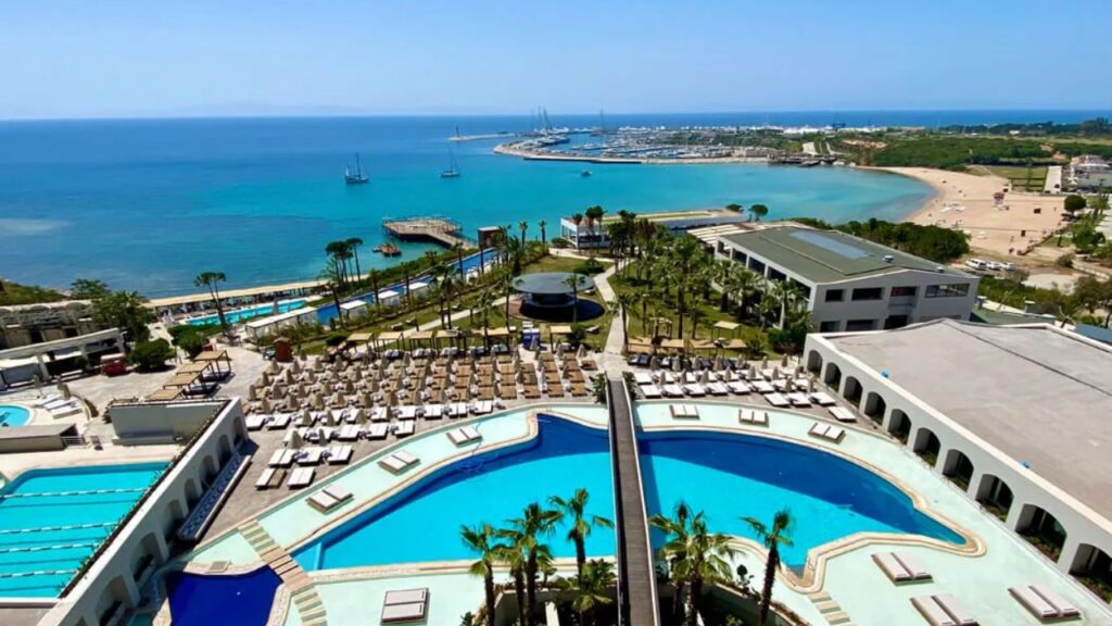Laur Experience & Elegance – 5-gwiazdkowy hotel w Didim przy piaszczystej plaży z aquaparkiem i zjeżdżalniami