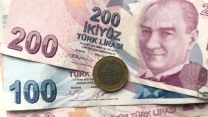 Liry czy euro do Turcji? Co najlepiej zabrać na wakacje?