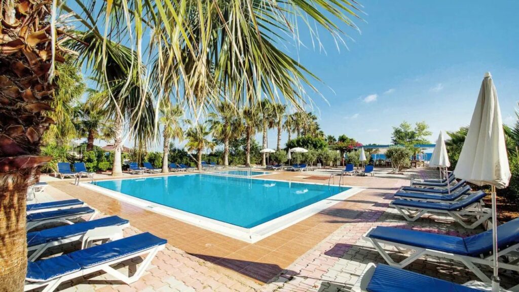 Numa Konaktepe – 4-gwiazdkowy hotel na Riwierze Tureckiej z basenami, aquaparkiem i prywatną plażą