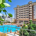 Prestige Alanya – 5-gwiazdkowy hotel na Riwierze Tureckiej z basenem, zjeżdżalniami i prywatną plażą
