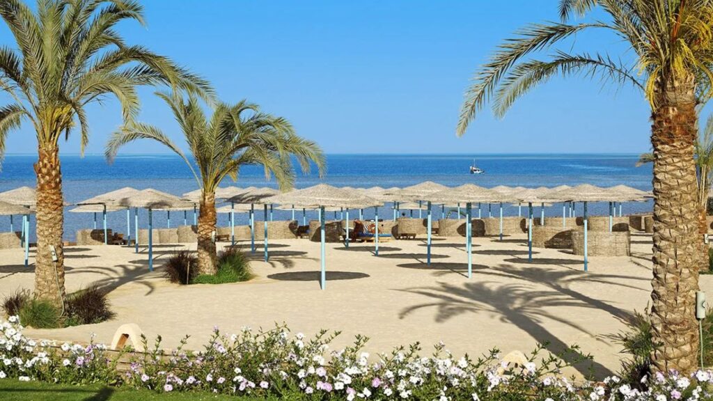 Three Corners Sunny Beach 4-gwiazdkowy hotel w Hurghadzie przy piaszczystej plaży ze zjeżdżalniami wodnymi