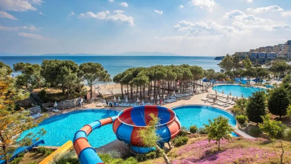 Aria Claros Beach and Spa Resort – 5-gwiazdkowy hotel w Turcji z aquaparkiem i prywatną piaszczystą plażą