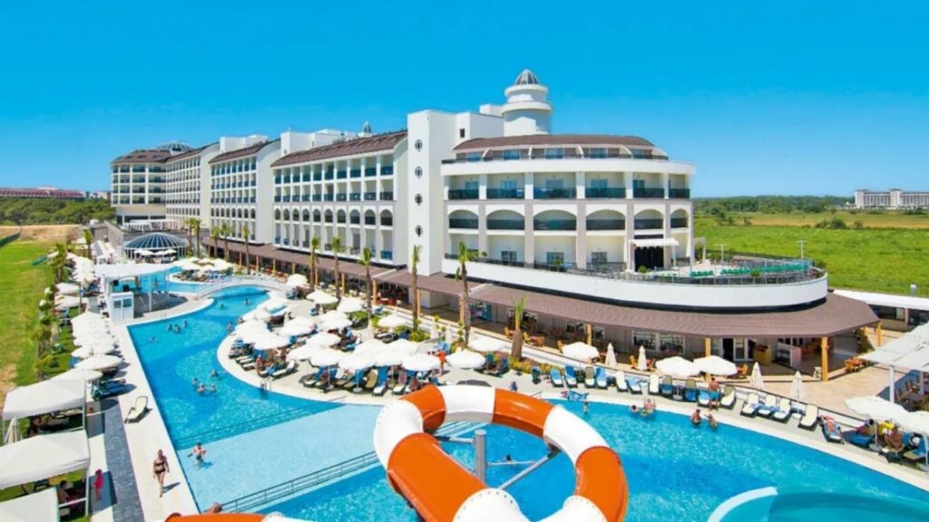 Port River Spa – 5 gwiazdkowy hotel na Riwierze Tureckiej z basenem zjezdzalniami i Ultra All Inclusive