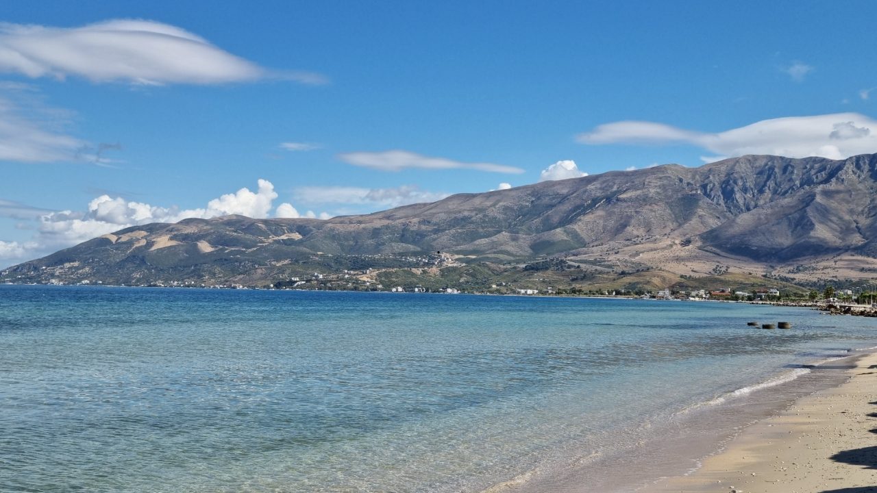 Orikum beach plaża w Albanii